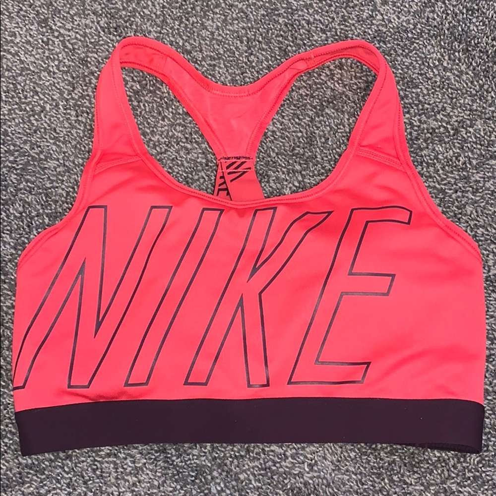 sports bra